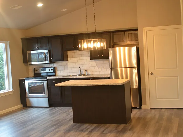 301 W Valley Rd #1 — Photo 2