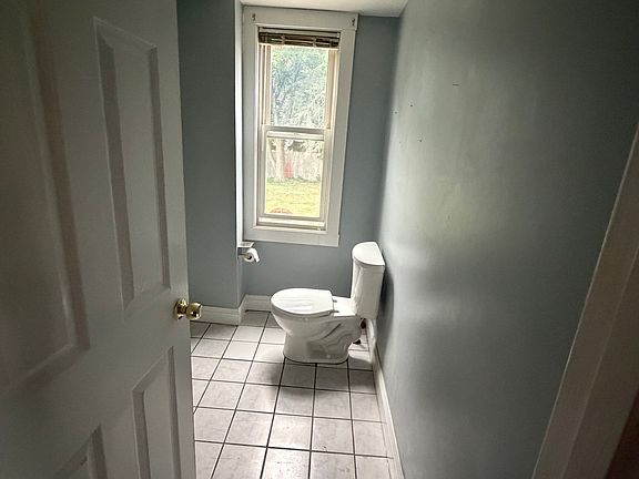 4th image of 18 Greene Ave Floor 1