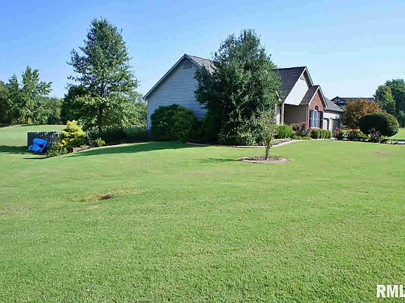 2nd image of 3063 Lakeview Dr