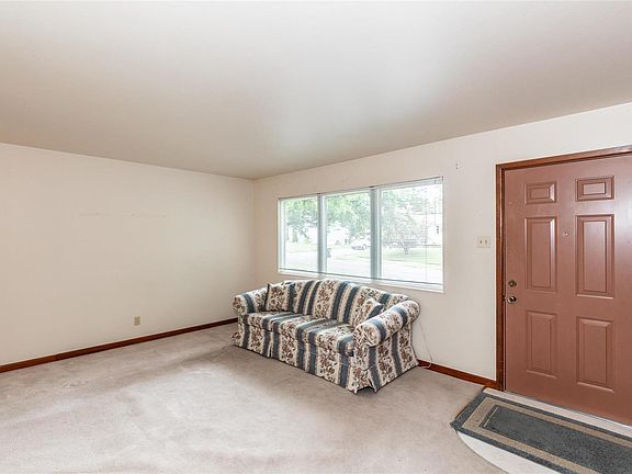2nd image of 1165 Penhurst Dr