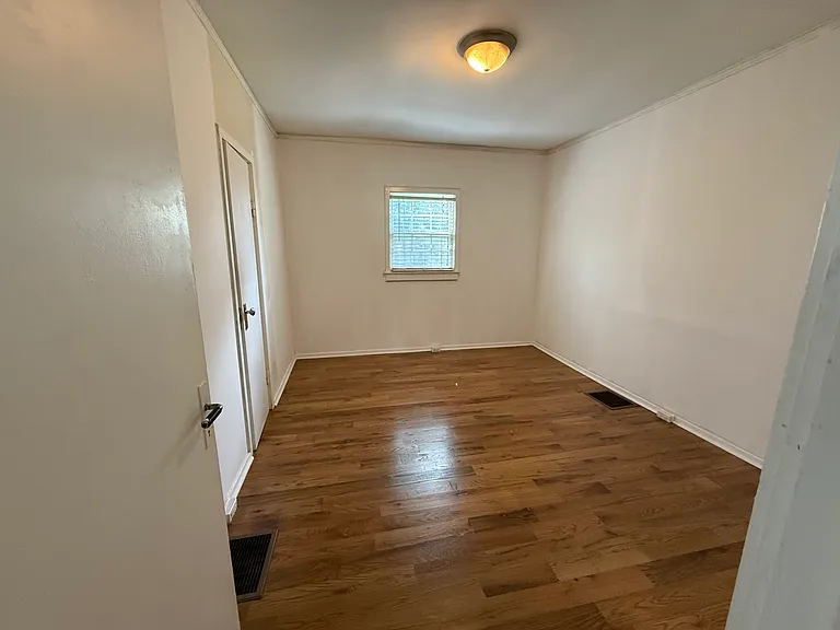 109 Buist Ave — Photo 13