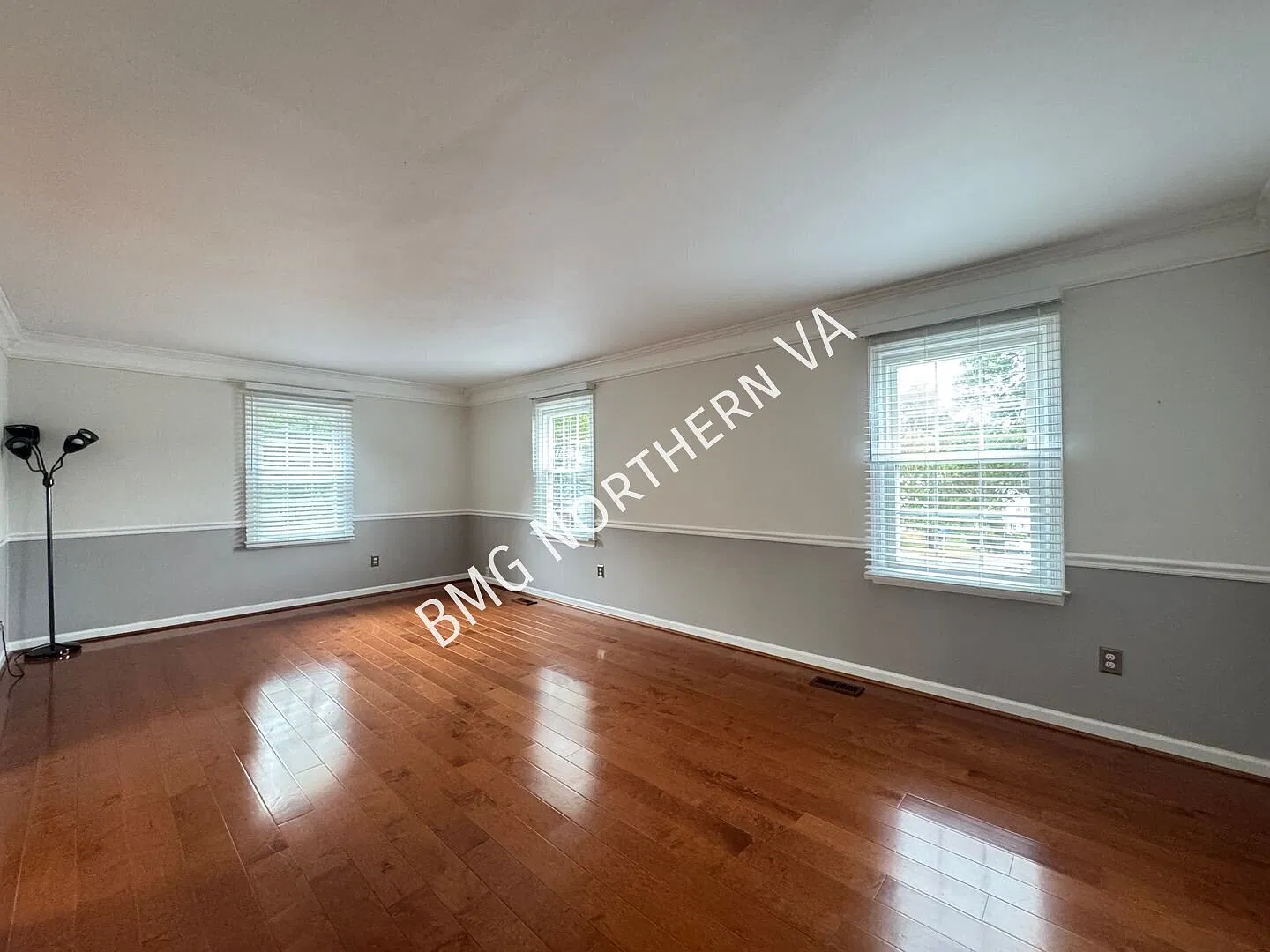 Charming 3BR/3BA Home With Hardwood Floors, Finished Basement and Spacious Backyard In Danbury Fo... — Photo 4