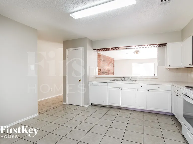 24119 Lone Elm Dr — Photo 5