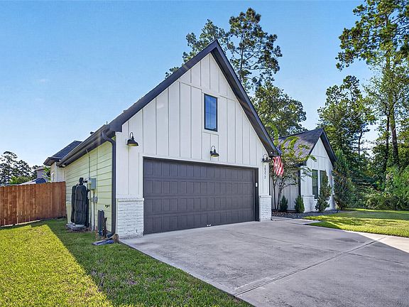 2nd image of 10372 Fairview Dr