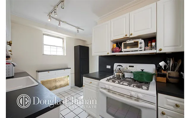 Sold by Douglas Elliman | media 28