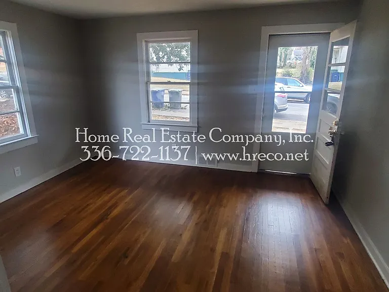 1425 Gholson Ave — Photo 2
