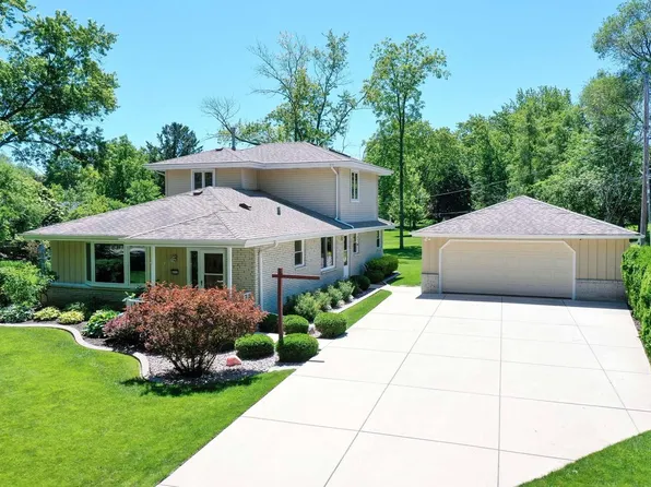 4111 West Grange AVENUE, Greenfield, WI 53221