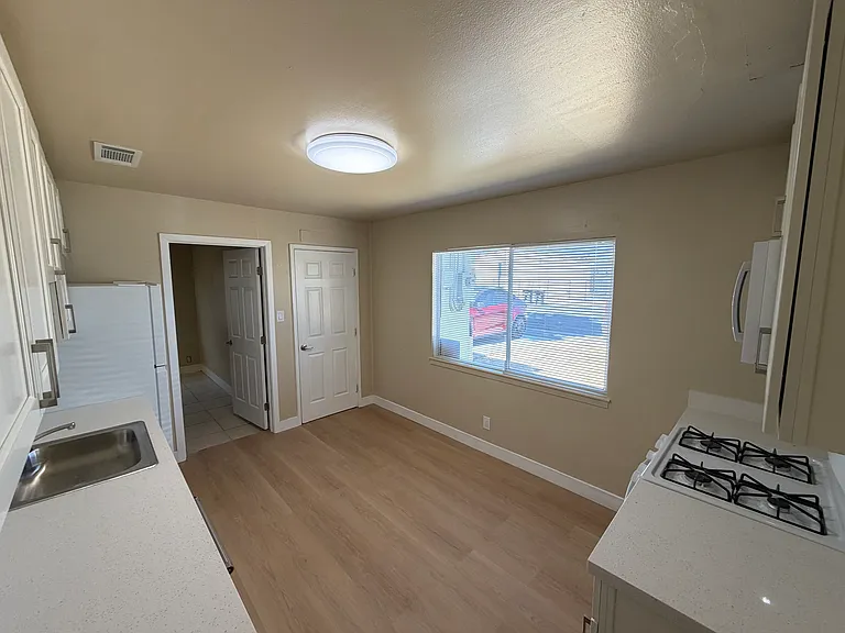 919 Carpino Ave — Photo 5