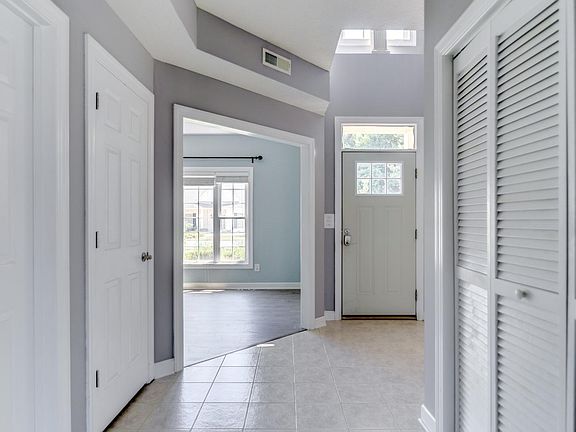 4th image of 202 Duncraig Dr
