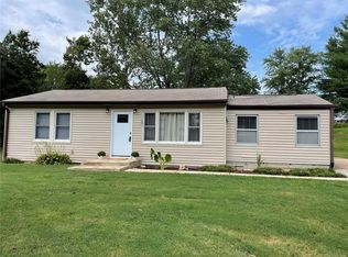 12 Ridge Rd, Fenton, MO 63026