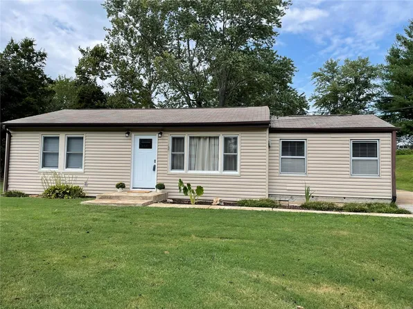 12 Ridge Rd, Fenton, MO 63026