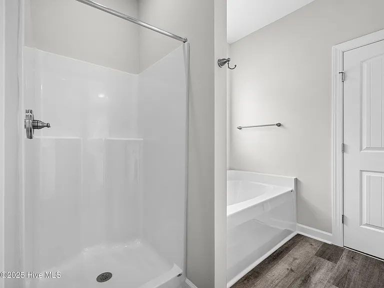 908 Freewoods Ct — Photo 27