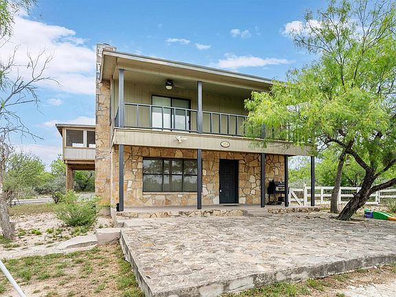3rd image of 106 Herrmann Dr