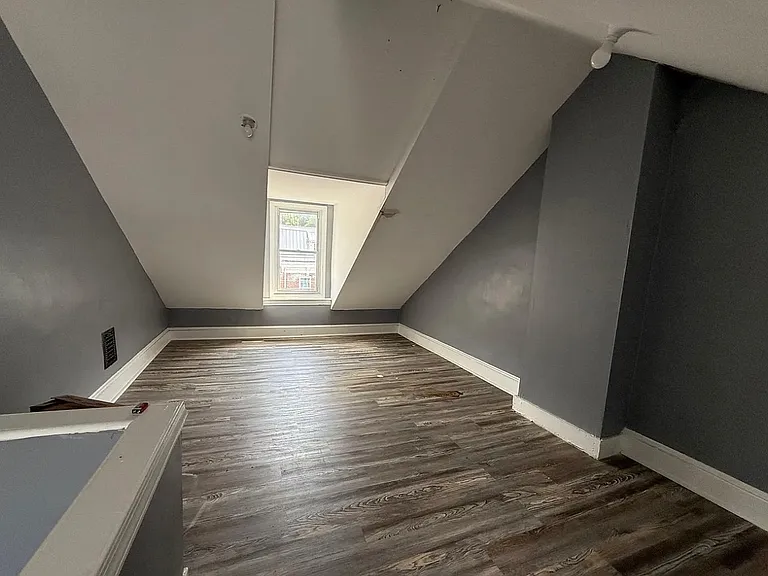 1631 Cotton St — Photo 11