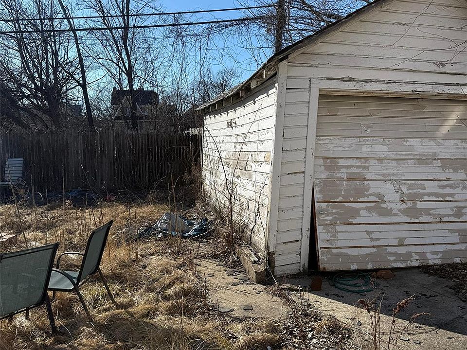 2nd image of 15845 Normandy St