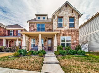 1020 King George Ln, Aubrey, TX 76227