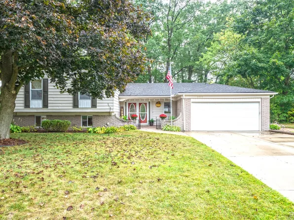 2880 Wareing Dr, Lake Orion, MI 48360