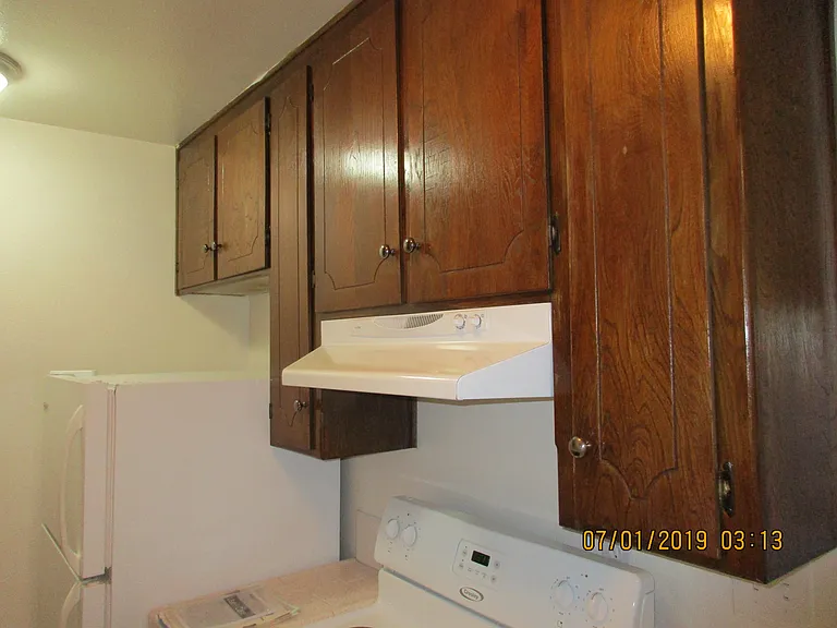 Mesa Manor Apartments — Photo 6