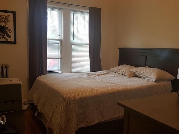 3rd image of 2410 N Lawndale Ave #1E