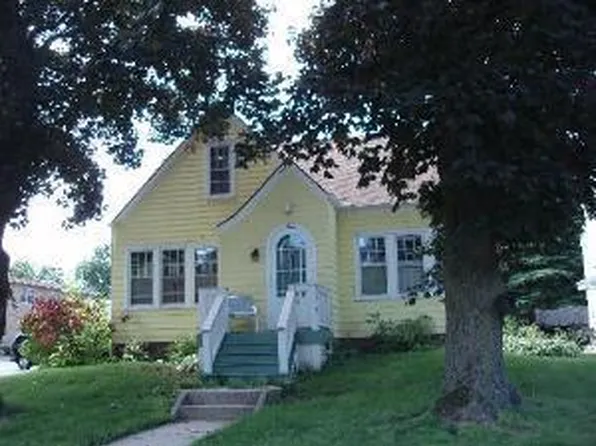 415 W Judd St #2, Woodstock, IL 60098