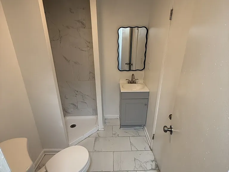 332 S 9th St — Photo 16