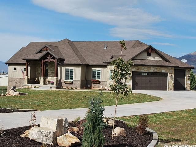 1st image of 40 E Vista Dr