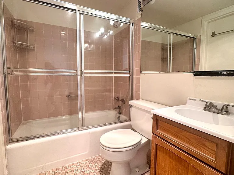 2201 L St NW #205 — Photo 8