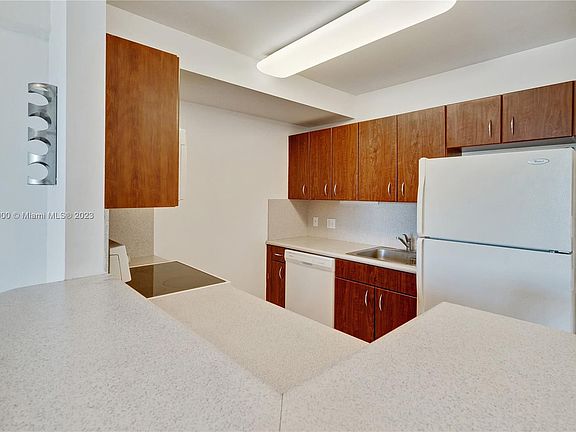 4th image of 2550 SW 27th Ave APT 205