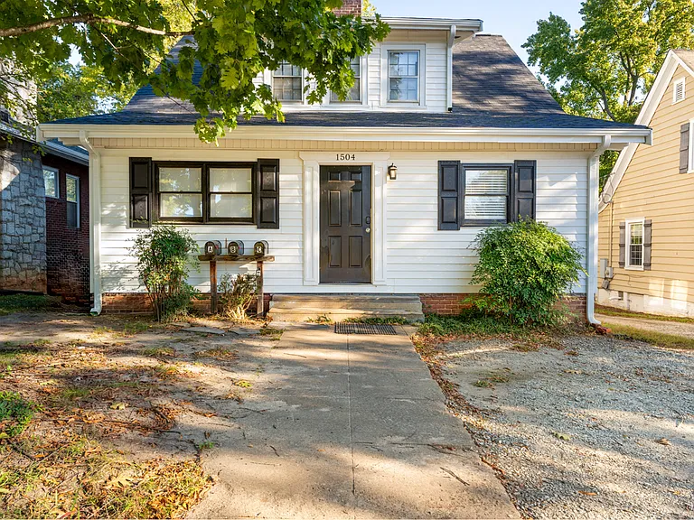 1504 W Friendly Ave #A — Photo 27