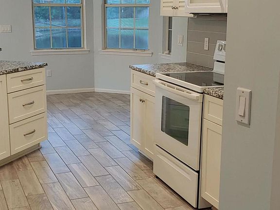 5th image of 8554 Walden Glen Dr