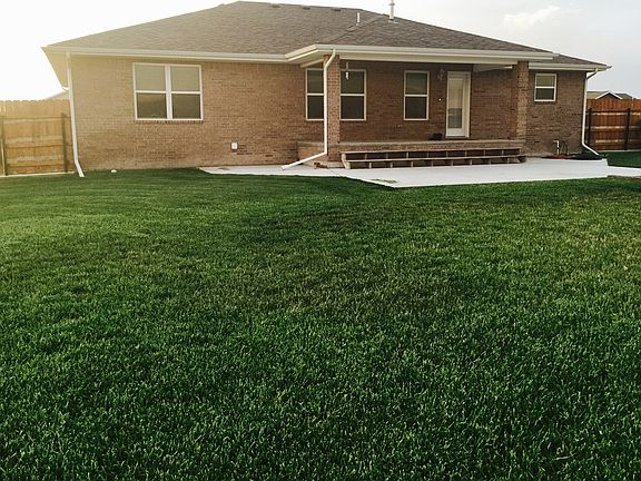 3rd image of 2210 S View Dr