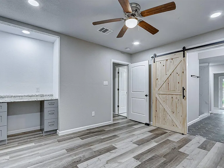 5914 Carew St — Photo 33