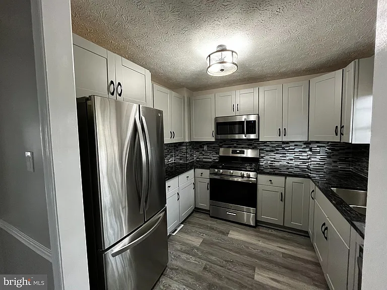 321 Tudor Dr — Photo 4