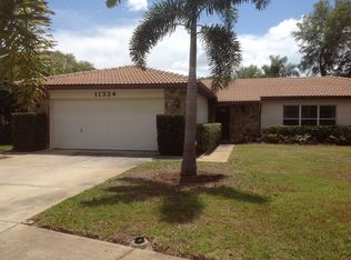 11334 Robert Dr, Seminole, FL 33778