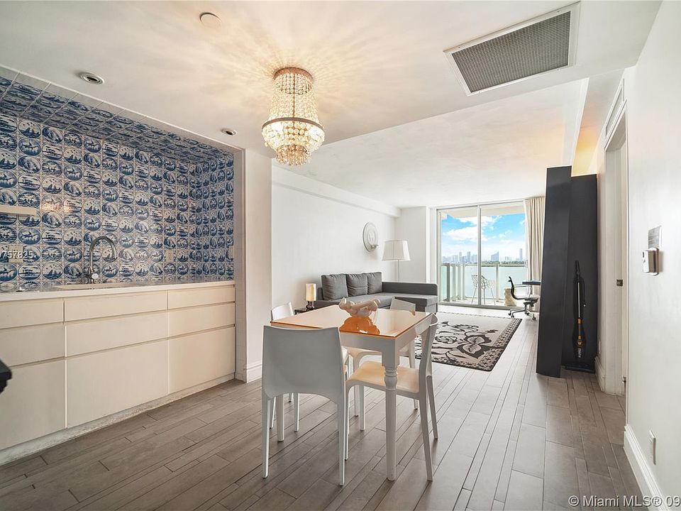1st image of 1100 West Ave #1114