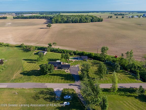2nd image of 3720 Noble Rd