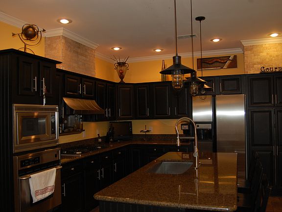 Gourmet Kitchen 