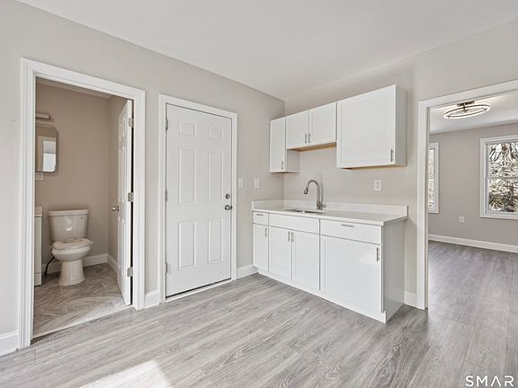 5th image of 465 Washington Ave #B