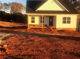 215 Grand Oaks Ln, Dahlonega, GA 30533