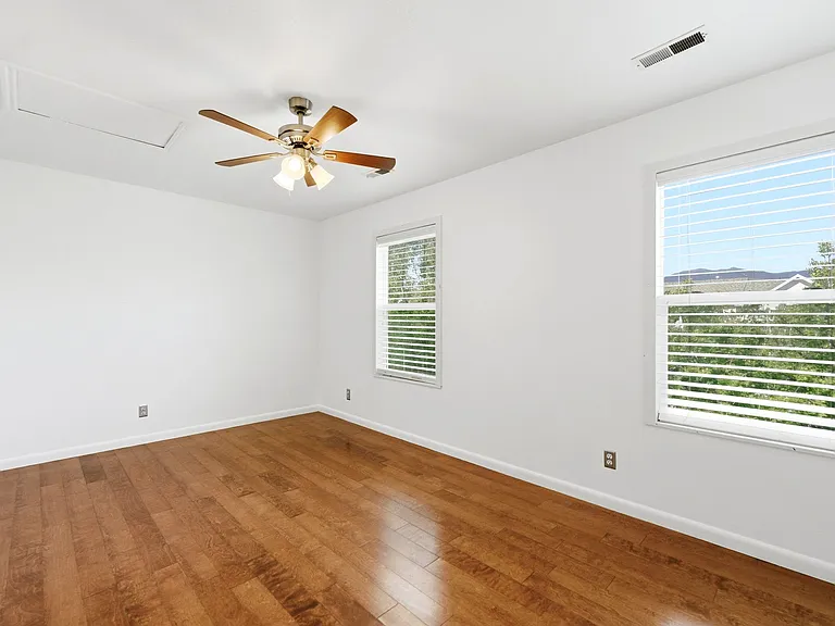 622 N Royal Troon Way — Photo 16