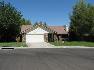 1236 N Mayflower Cir, Ridgecrest, CA 93555