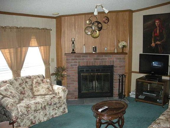4th image of 24 Parkside Cir