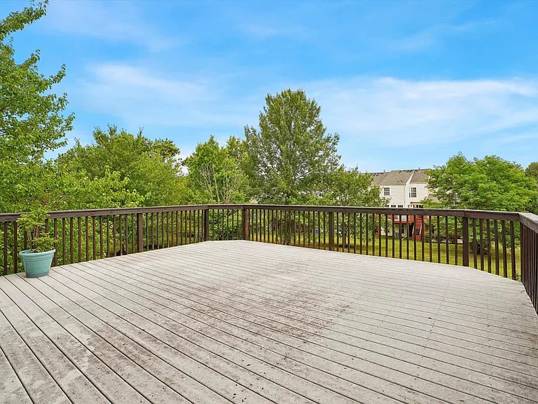 405 Joshua Ct — Photo 24