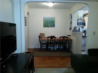 Rented by R New York