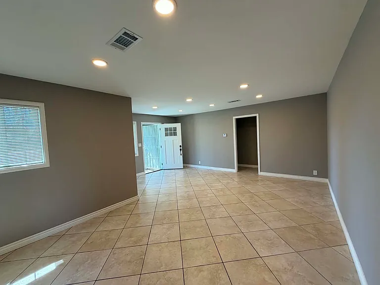 722 S Citron St — Photo 8