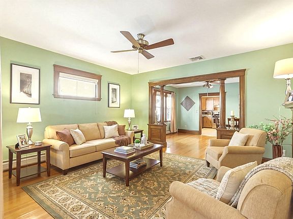 3rd image of 87 Edwin St