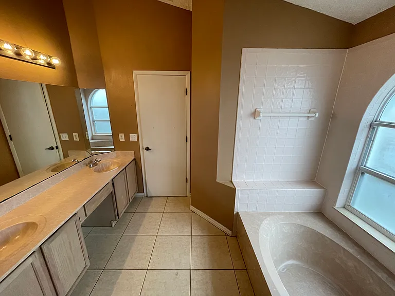 1307 Carpenter Branch Ct — Photo 22