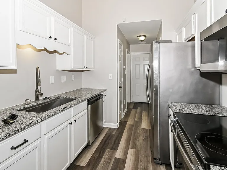 10594 Wyckford Dr — Photo 7