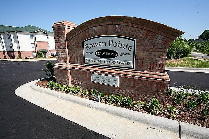 Welcome home to Rowan Pointe Apartments!