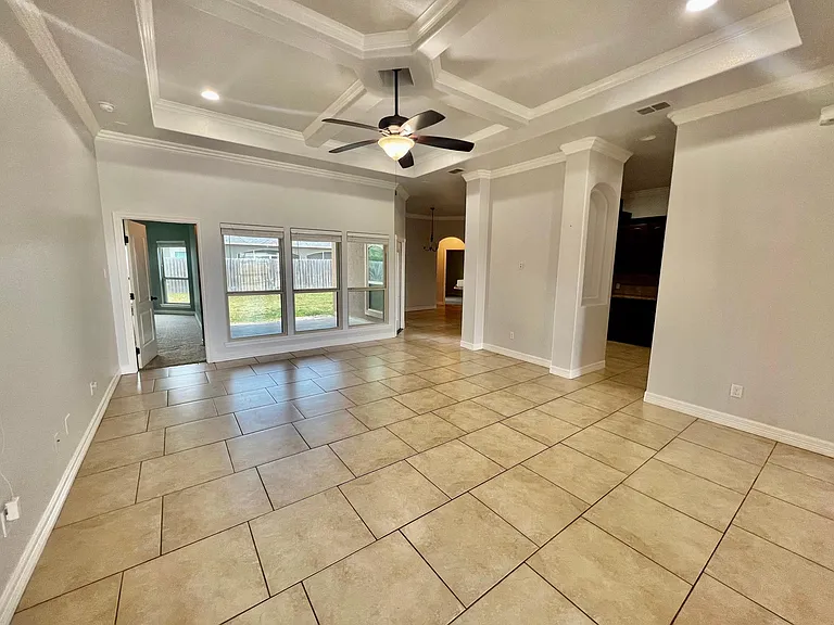 7114 Presidents Dr — Photo 3